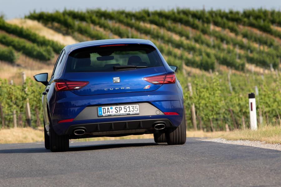  Seat Leon Cupra 300 2017 года  (WW) (фото 24 из 49)